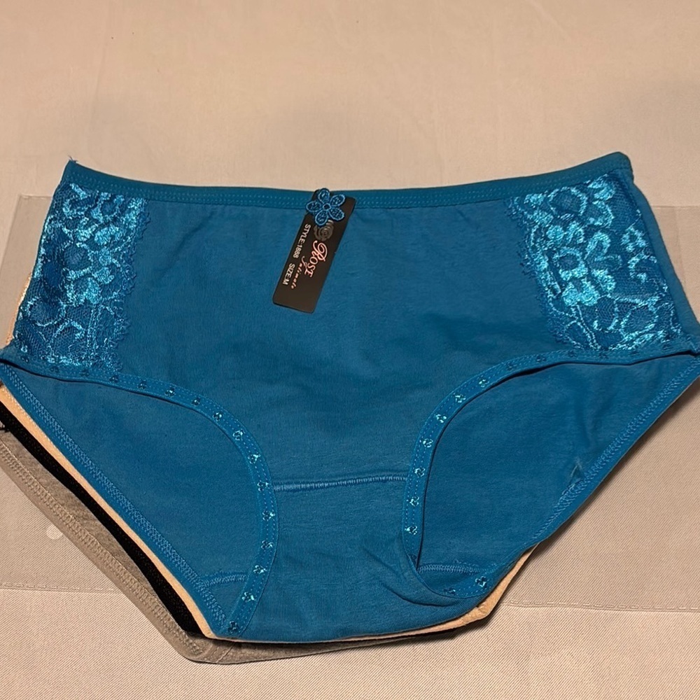 Rose Intimate Set of 4️⃣ Lace Women's Briefs